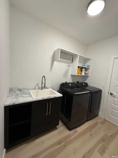 Tiny photo for 575 Sandringham Pass, Fort Wayne, IN 46845 (MLS # 202630474)