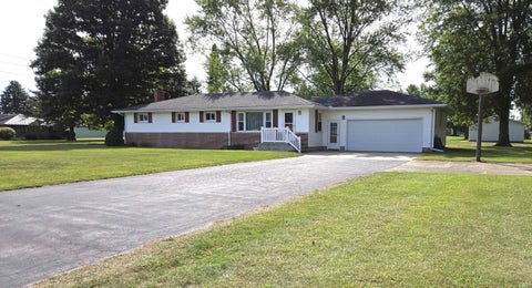 Photo of 1846 E Paige Road, Columbia City, IN 46725 (MLS # 202638012)