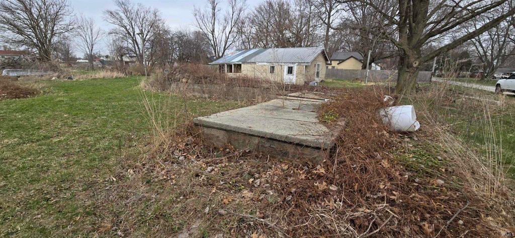 Photo of 180 W Garfield Street, Laketon, IN 46943 (MLS # 202609800)