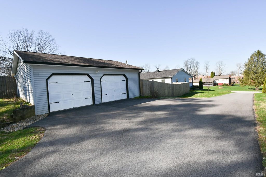 Photo of 4995 S College Drive, Bloomington, IN 47403 (MLS # 202609209)