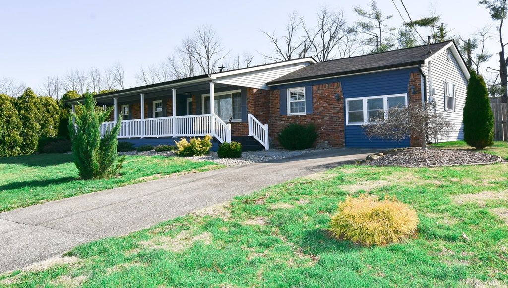 Photo of 4995 S College Drive, Bloomington, IN 47403 (MLS # 202609209)