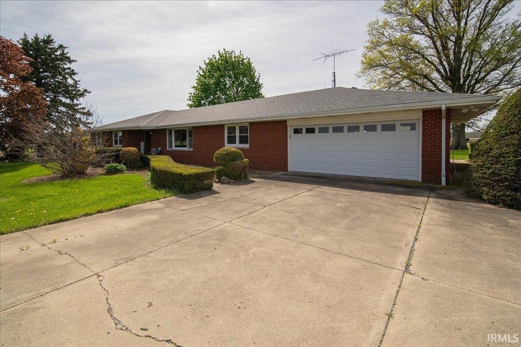 Photo of 5735 E 400 S, Kokomo, IN 46902 (MLS # 202614087)