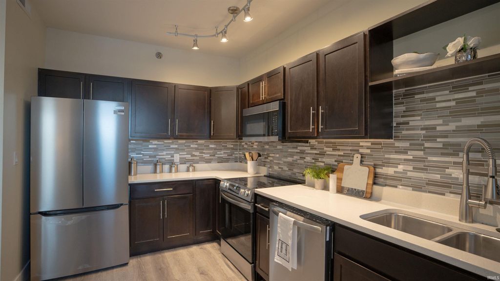 Photo of 116 W Mishawaka Avenue #202, Mishawaka, IN 46545 (MLS # 202606746)