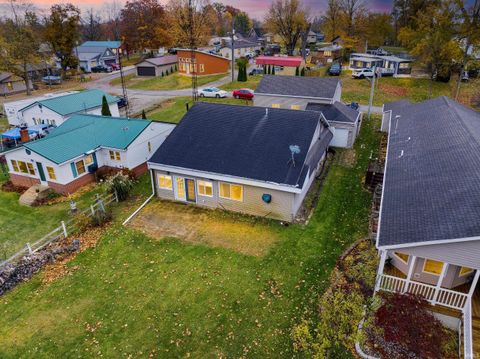 Photo of 885 W 590 S Road, Wolcottville, IN 46795 (MLS # 202545400)