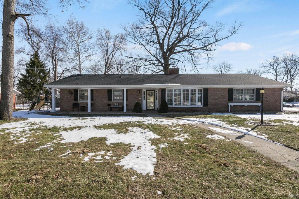 Photo of 1536 Medford Lane, Mishawaka, IN 46544 (MLS # 202606750)