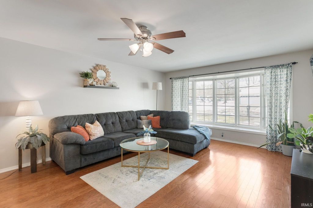 Photo of 1536 Medford Lane, Mishawaka, IN 46544 (MLS # 202606750)