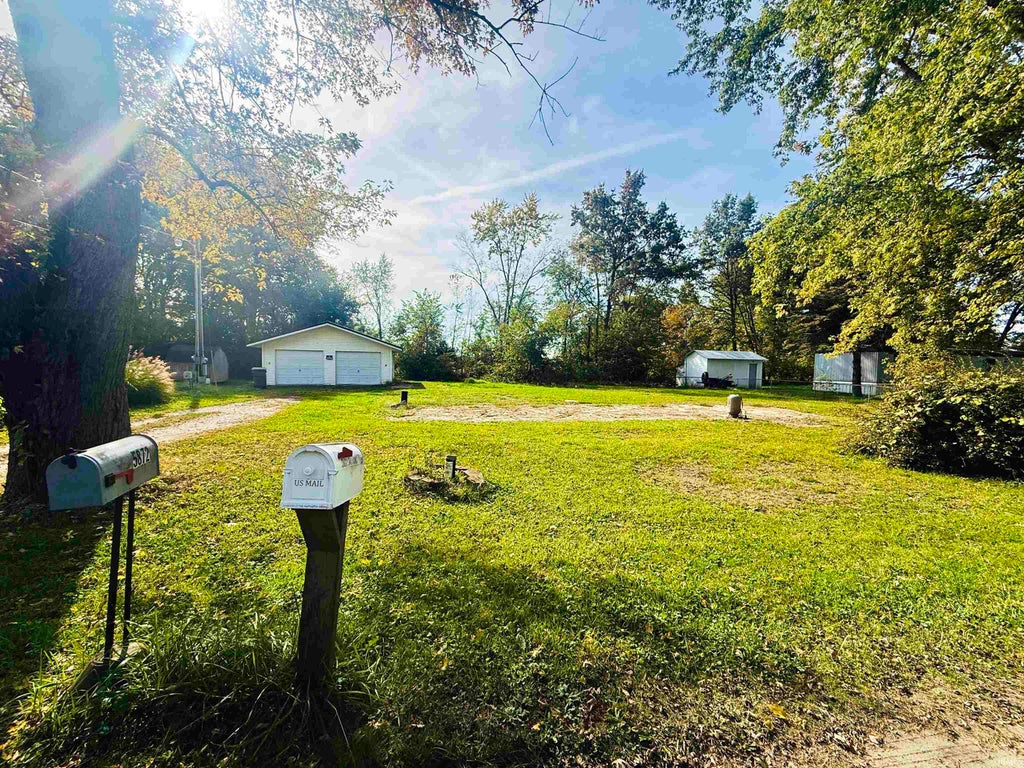 Photo of 5872 E Glenn Arrow Drive #18, Monticello, IN 47960 (MLS # 202644110)