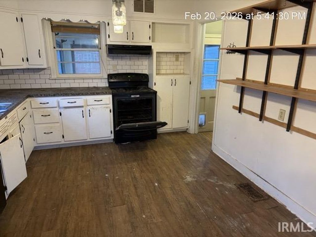 Photo of 3424 KIRKWOOD Drive, Fort Wayne, IN 46805 (MLS # 202605797)