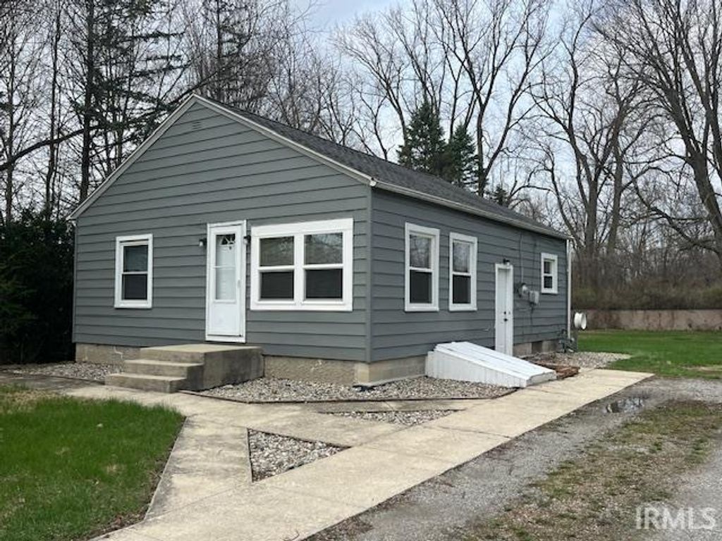 Photo of 1712 Gruber Avenue, Fort Wayne, IN 46809 (MLS # 202616774)