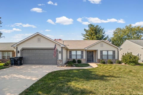 Photo of 1020 Hornbeam Circle E CIR, Lafayette, IN 47905 (MLS # 202644209)