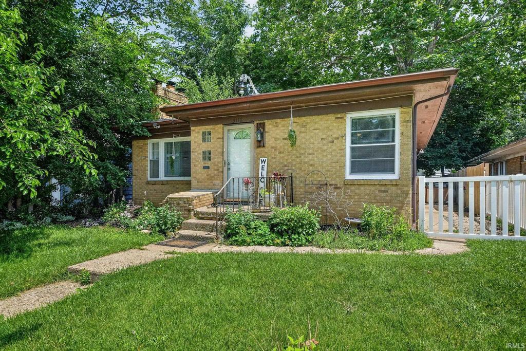Photo of 3118 S Michigan Street, South Bend, IN 46614 (MLS # 202627764)