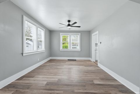 Tiny photo for 2209 Curdes Avenue, Fort Wayne, IN 46805 (MLS # 202616871)