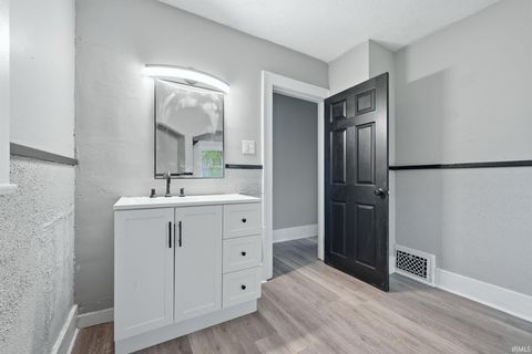 Tiny photo for 2209 Curdes Avenue, Fort Wayne, IN 46805 (MLS # 202616871)