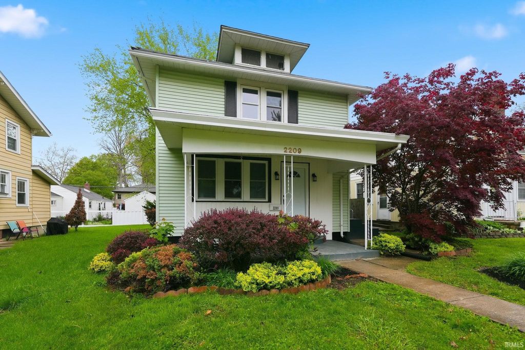 Photo of 2209 Curdes Avenue, Fort Wayne, IN 46805 (MLS # 202616871)