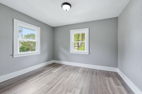 Tiny photo for 2209 Curdes Avenue, Fort Wayne, IN 46805 (MLS # 202616871)