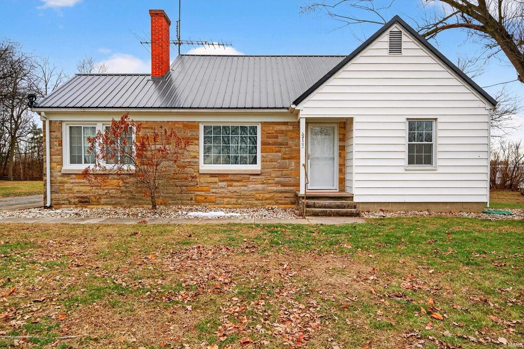 Photo of 6722 N Jefferson Street, Twelve Mile, IN 46988 (MLS # 202549613)