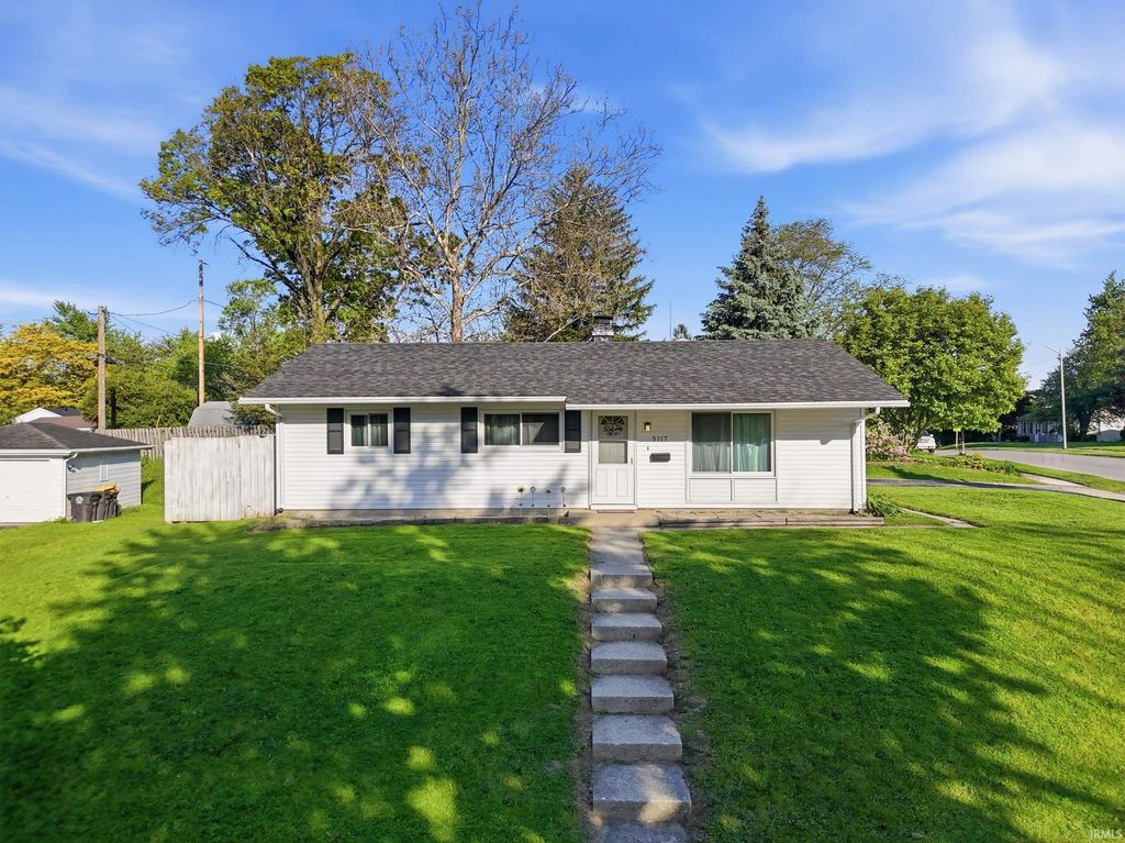 Photo of 5117 Northcrest Drive, Fort Wayne, IN 46825 (MLS # 202617974)