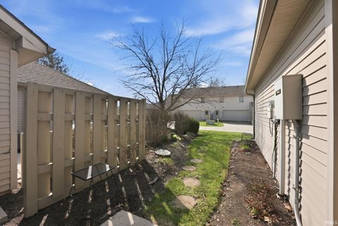 Tiny photo for 8028 Harrisburg Lane, Fort Wayne, IN 46835 (MLS # 202610371)