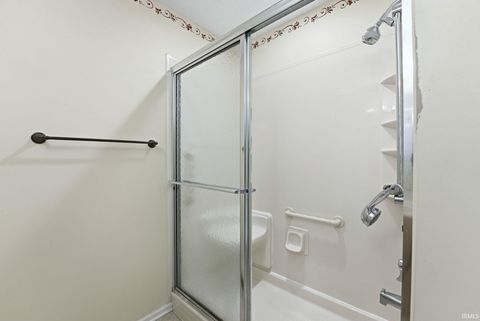 Tiny photo for 8028 Harrisburg Lane, Fort Wayne, IN 46835 (MLS # 202610371)