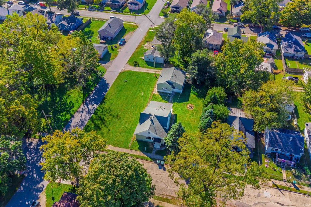 Photo of 2327 S Jefferson Street, Muncie, IN 47302 (MLS # 202638959)