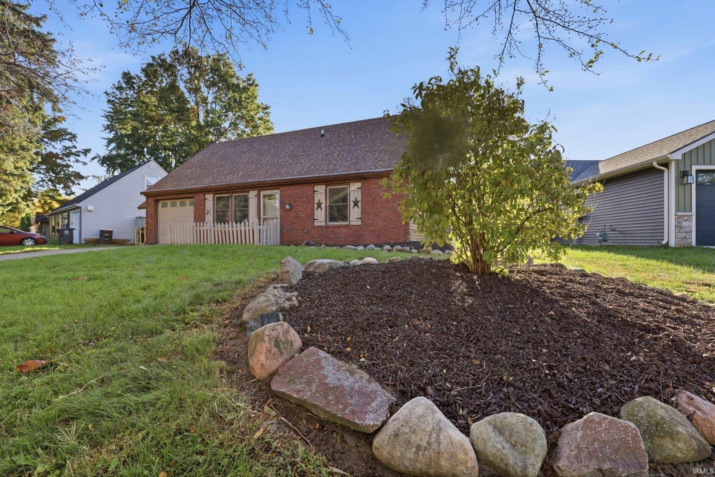 Photo of 3424 Country Park Lane, Fort Wayne, IN 46815 (MLS # 202642092)