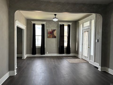 Tiny photo for 1101 N 3rd Avenue, Evansville, IN 47710 (MLS # 202610761)