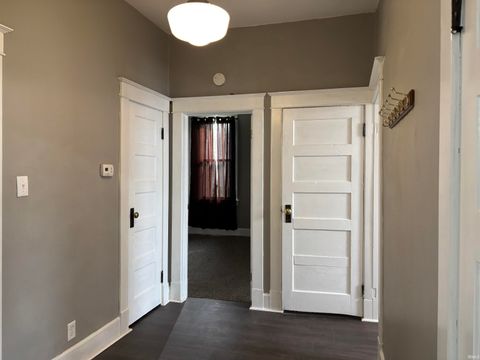 Tiny photo for 1101 N 3rd Avenue, Evansville, IN 47710 (MLS # 202610761)