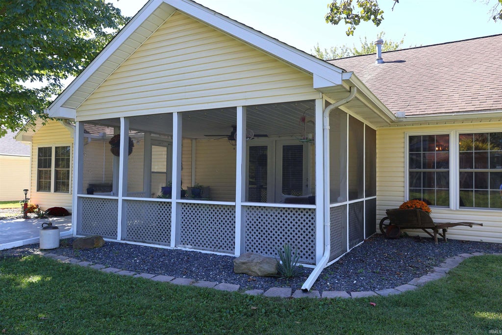 Photo of 1805 Redbud Court, Huntingburg, IN 47542 (MLS # 202640414)