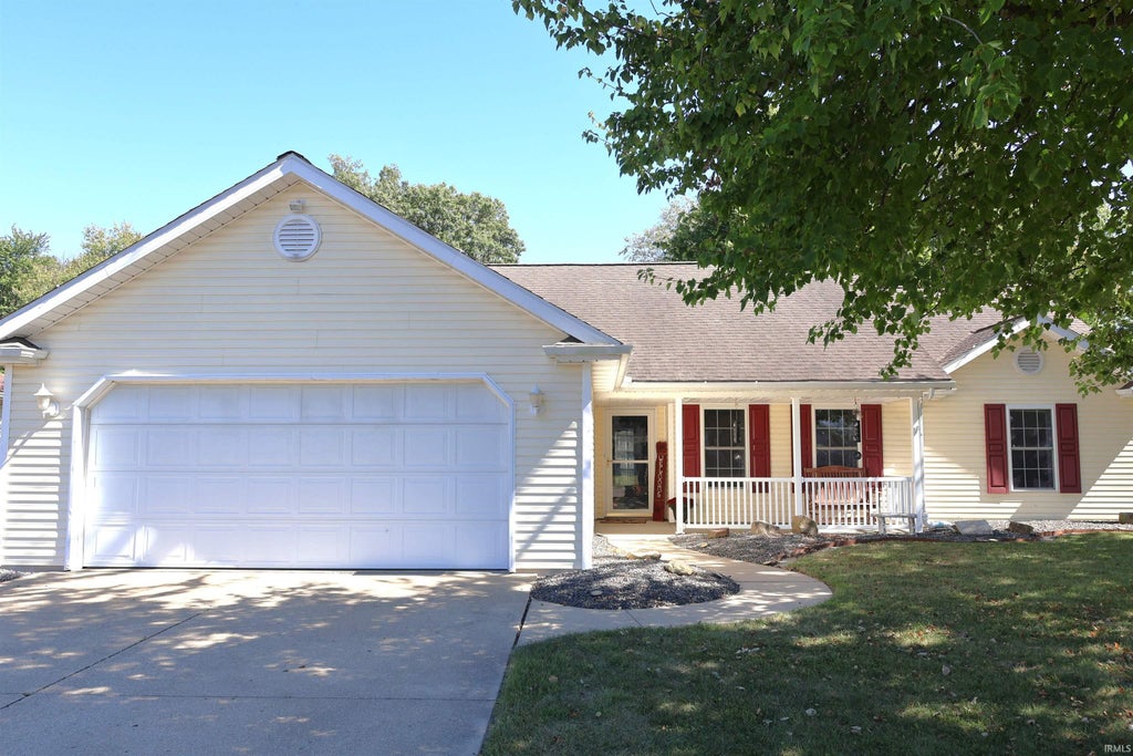 Photo of 1805 Redbud Court, Huntingburg, IN 47542 (MLS # 202640414)