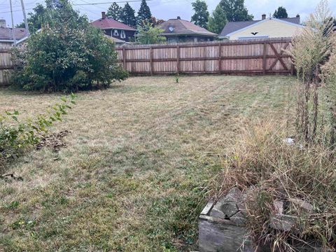Tiny photo for 1608 S Armstrong Street, Kokomo, IN 46902 (MLS # 202540697)