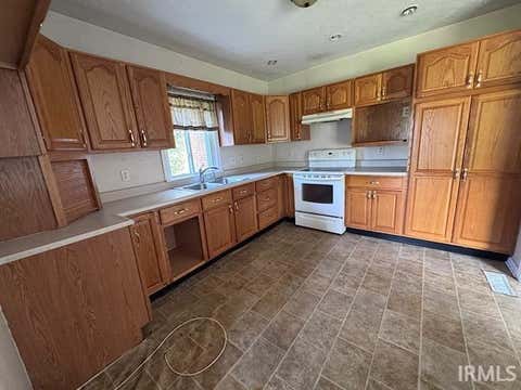 Tiny photo for 619 S Stone Street, Winchester, IN 47394 (MLS # 202627739)