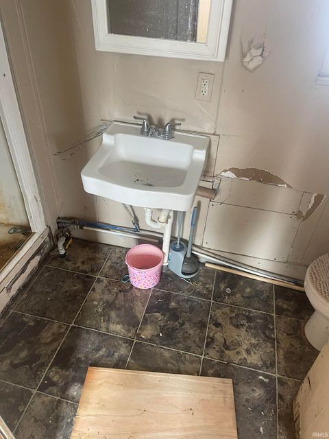 Tiny photo for 426 Minor Street, Logansport, IN 46947 (MLS # 202547687)