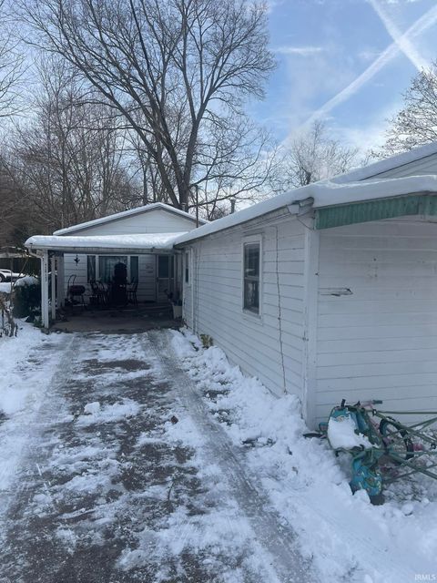 Tiny photo for 426 Minor Street, Logansport, IN 46947 (MLS # 202547687)