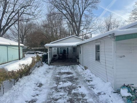 Tiny photo for 426 Minor Street, Logansport, IN 46947 (MLS # 202547687)