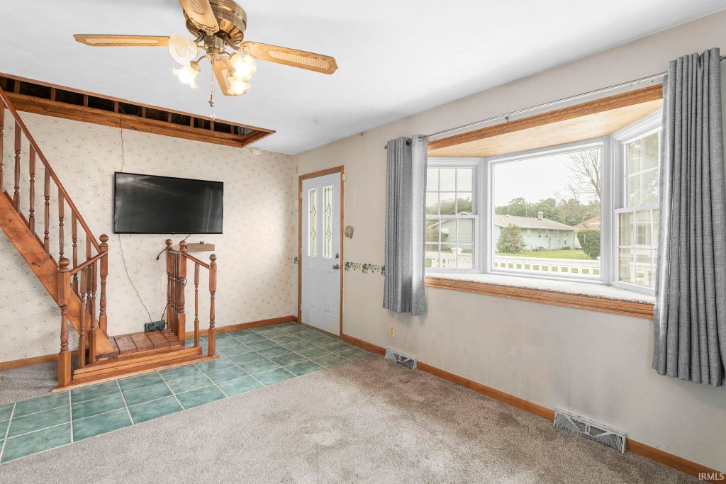 Photo of 147 N Oakley Avenue, Mishawaka, IN 46544 (MLS # 202634499)