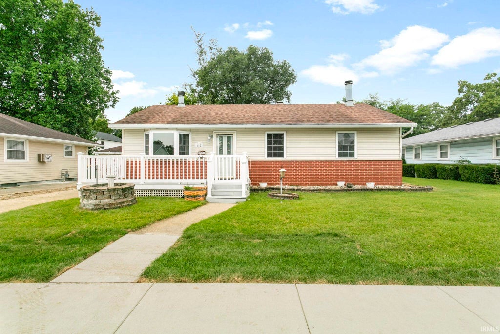 Photo of 147 N Oakley Avenue, Mishawaka, IN 46544 (MLS # 202634499)