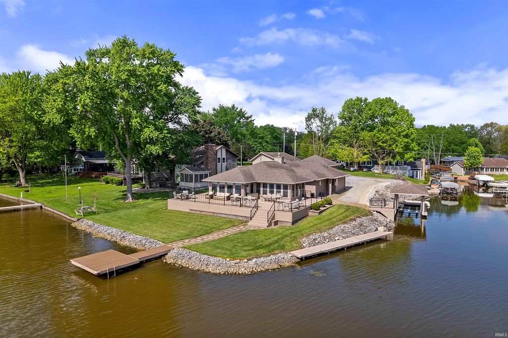 Photo of 2409 S Pleasant Valley Court, Monticello, IN 47960 (MLS # 202616134)