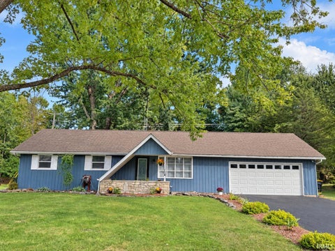 Photo of 4414 N Ridgewood Drive, Bloomington, IN 47404 (MLS # 202637833)