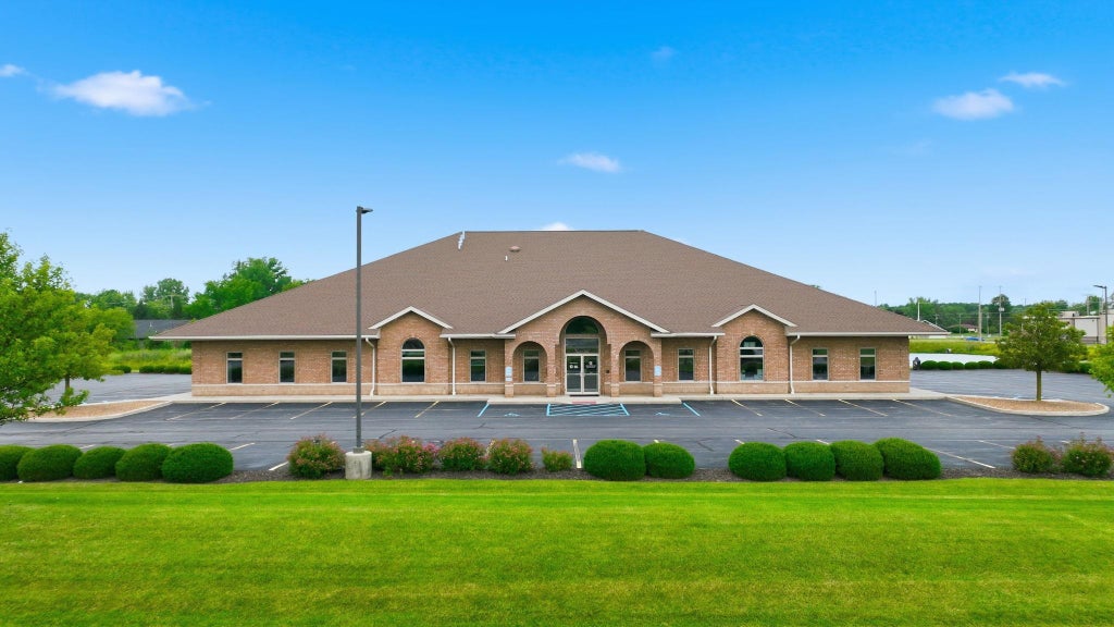 Photo of 9109 Stellhorn Crossing Parkway #A, Fort Wayne, IN 46815 (MLS # 202640307)