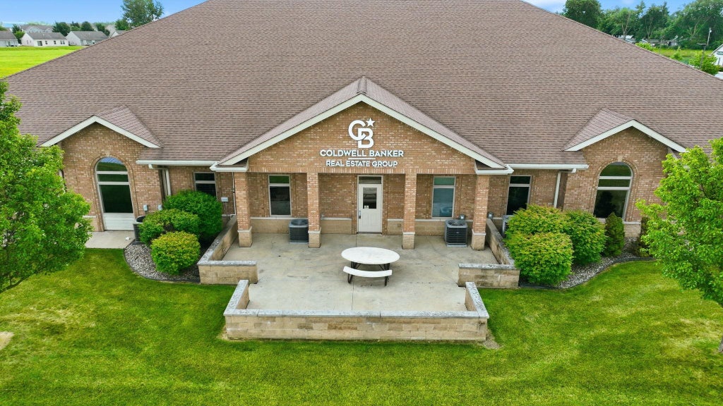 Photo of 9109 Stellhorn Crossing Parkway #A, Fort Wayne, IN 46815 (MLS # 202640307)