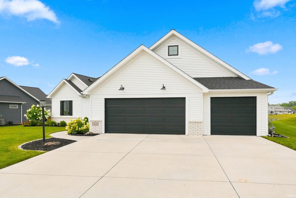 Photo of 14131 Nepeta Trail, Fort Wayne, IN 46845 (MLS # 202632456)