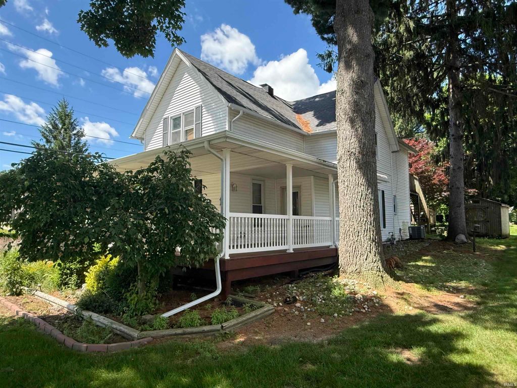 Photo of 206 S Mountain ST, Lagrange, IN 46761 (MLS # 202624279)