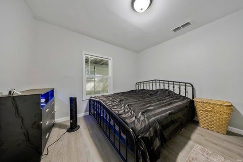 Tiny photo for 809 S Bosse Avenue, Evansville, IN 47712 (MLS # 202641844)