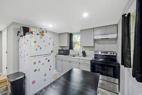 Tiny photo for 809 S Bosse Avenue, Evansville, IN 47712 (MLS # 202641844)