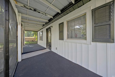 Tiny photo for 809 S Bosse Avenue, Evansville, IN 47712 (MLS # 202641844)