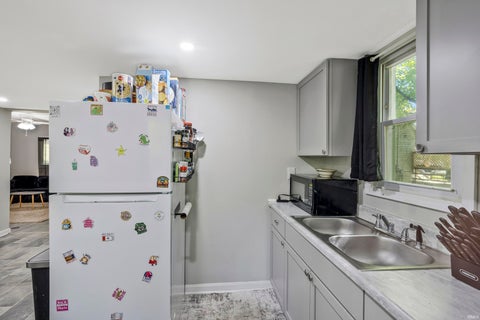 Tiny photo for 809 S Bosse Avenue, Evansville, IN 47712 (MLS # 202641844)