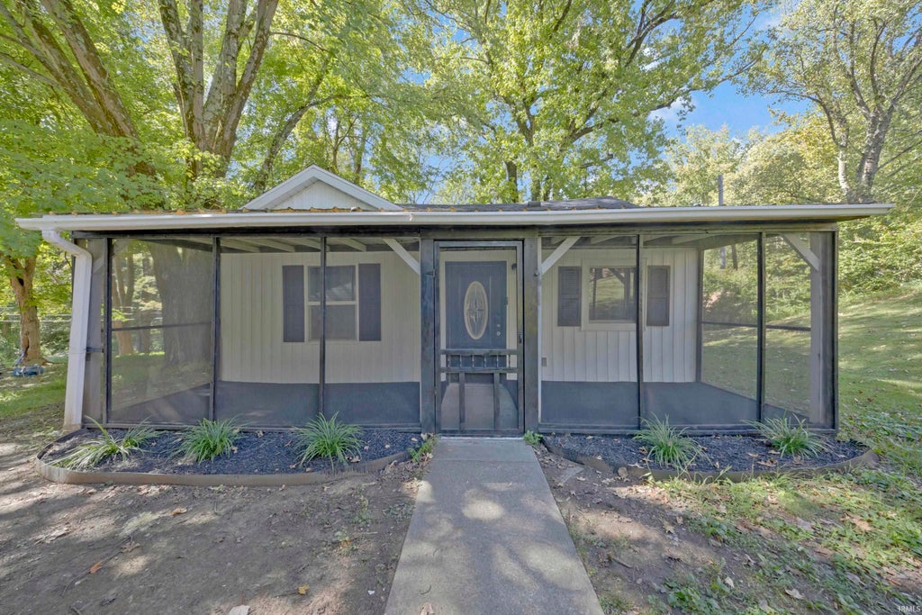 Photo of 809 S Bosse Avenue, Evansville, IN 47712 (MLS # 202641844)