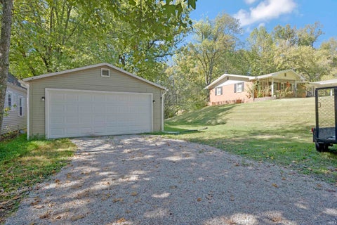 Tiny photo for 809 S Bosse Avenue, Evansville, IN 47712 (MLS # 202641844)