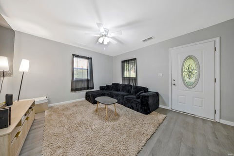 Tiny photo for 809 S Bosse Avenue, Evansville, IN 47712 (MLS # 202641844)