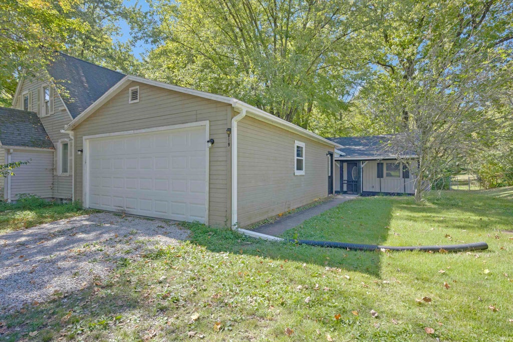 Photo of 809 S Bosse Avenue, Evansville, IN 47712 (MLS # 202641844)